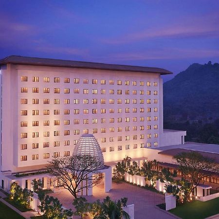 Vivanta Guwahati Dış mekan fotoğraf