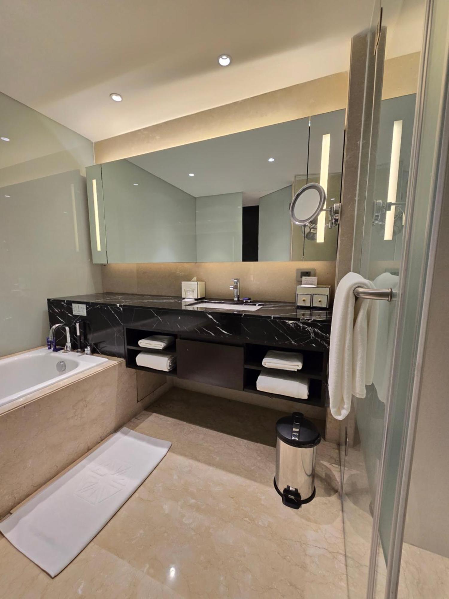 Vivanta Guwahati Dış mekan fotoğraf